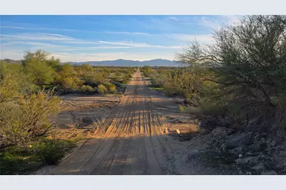 207-11-013 S Douglas Lane, Yucca, AZ 86438 - Photo 13