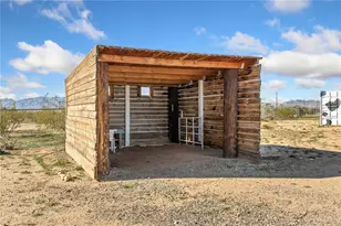 495 S Lochiel Rd, Golden Valley, AZ 86413 - Photo 49