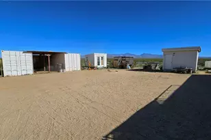 20063 S Dale Evans Rd, Yucca, AZ 86438 - Photo 21