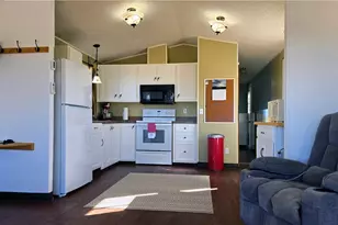 20063 S Dale Evans Rd, Yucca, AZ 86438 - Photo 9