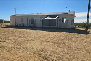 20063 S Dale Evans Rd, Yucca, AZ 86438 - Photo 19