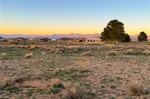 7342 E Squaw Creek Dr, Kingman, AZ 86401 - Photo 1