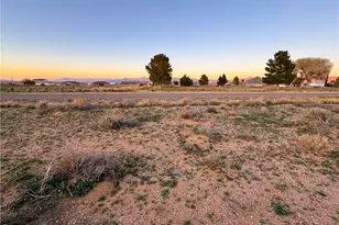 7348 E Squaw Creek Dr, Kingman, AZ 86401 - Photo 1