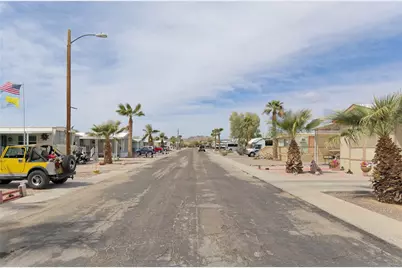 490 N Moon Mountain Avenue #14, Quartzsite, AZ 85346 - Photo 31