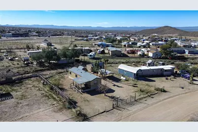 6892 Concho Drive, Dolan Springs, AZ 86441 - Photo 3