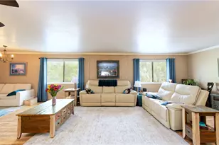 25388 Pendleton Way, Bouse, AZ 85325 - Photo 9