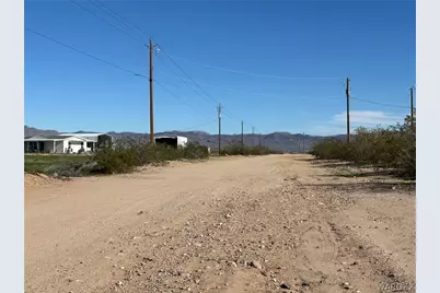 6779 W Bolsa Dr, Golden Valley, AZ 86413 - Photo 11