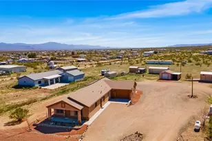 7880 W Shipp Dr, Golden Valley, AZ 86413 - Photo 17