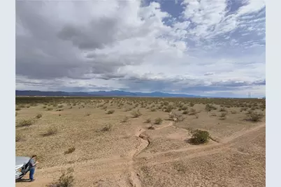 2034 S Concho, Golden Valley, AZ 86413 - Photo 1