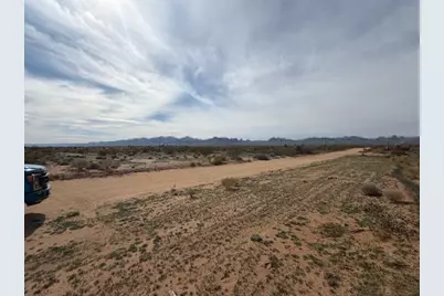 000 W Supai Drive, Golden Valley, AZ 86413 - Photo 5