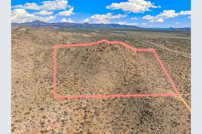 121-18-005 E Saguarro Rd., Yucca, AZ 86438 - Photo 1