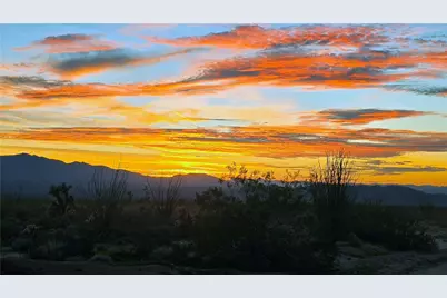 586 S Gene Autry Road, Yucca, AZ 86438 - Photo 3