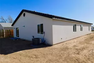 9758 S Kingman Dr, Mohave Valley, AZ 86440 - Photo 29
