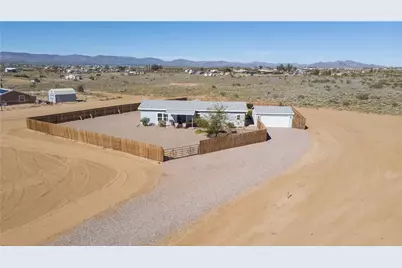 6015 W Collins Drive, Golden Valley, AZ 86413 - Photo 5