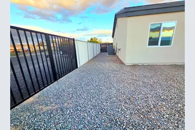 1379 Winkler Lane, Bullhead City, AZ 86442 - Photo 19