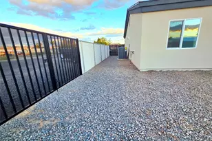 1379 Winkler Ln, Bullhead City, AZ 86442 - Photo 19