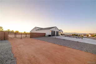 2393 Iroquois Dr, Kingman, AZ 86401 - Photo 9