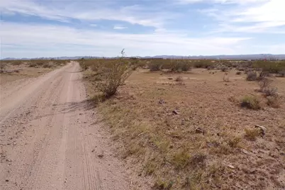 060 Amana Road, Dolan Springs, AZ 86441 - Photo 7