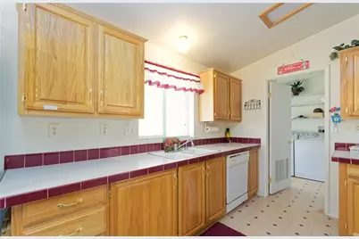 49566 Topaz Avenue, Quartzsite, AZ 85346 - Photo 11