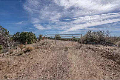 9350 E Gideon Way, Kingman, AZ 86401 - Photo 11