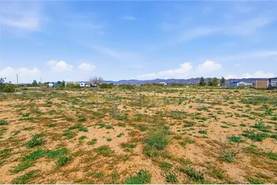 6153 W Collins Drive, Golden Valley, AZ 86413 - Photo 27