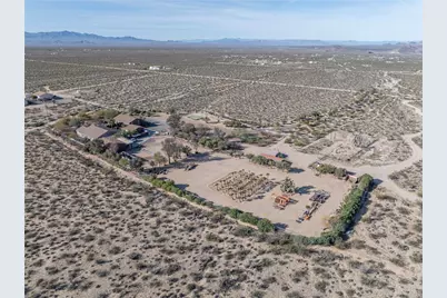 14158 S Calabasas Road, Yucca, AZ 86438 - Photo 13