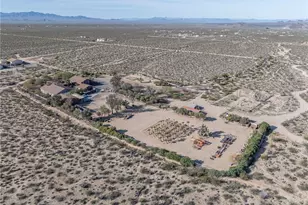 14158 S Calabasas Rd, Yucca, AZ 86438 - Photo 13