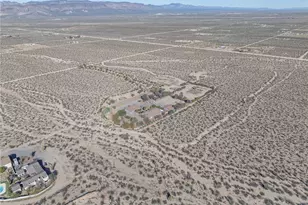 14158 S Calabasas Rd, Yucca, AZ 86438 - Photo 17