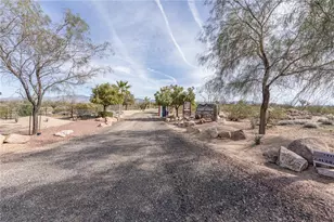 14158 S Calabasas Rd, Yucca, AZ 86438 - Photo 1