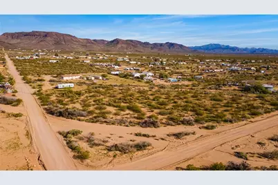 306-09-044 S Hope Road, Golden Valley, AZ 86413 - Photo 13