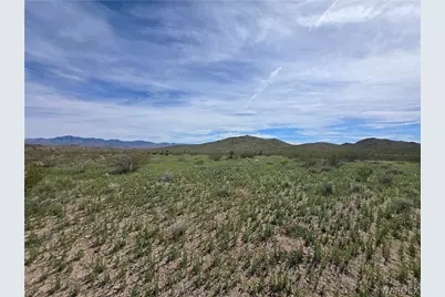 002 N Kanyr Road, Dolan Springs, AZ 86441 - Photo 9