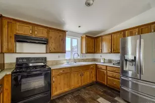 10025 S Driftwood Circle, Mohave Valley, AZ 86440 - Photo 9