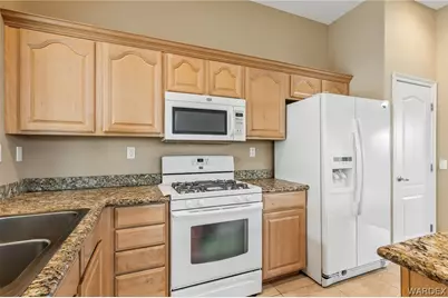 3151 Secret Pass Canyon Drive, Bullhead City, AZ 86429 - Photo 21