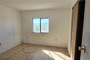 4842 N Gln Cyn Rd, Golden Valley, AZ 86413 - Photo 13