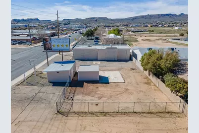 2111 Airway Avenue, Kingman, AZ 86409 - Photo 1