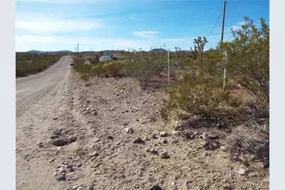 18001 N Lost Mine Drive, Dolan Springs, AZ 86441 - Photo 11