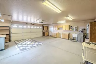 7587 E Brigade Dr, Kingman, AZ 86401 - Photo 15