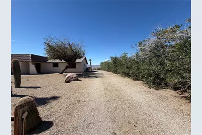 883 Los Flores Street, Bullhead City, AZ 86429 - Photo 5