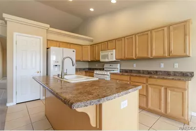 2064 John Wayne Drive, Kingman, AZ 86409 - Photo 15