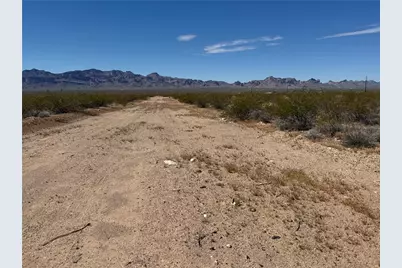 08025 W Encanto Dr, Golden Valley, AZ 86413 - Photo 23