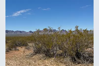 08025 W Encanto Dr, Golden Valley, AZ 86413 - Photo 27