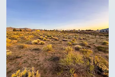 7354 E Blazed Ridge Drive, Kingman, AZ 86401 - Photo 1