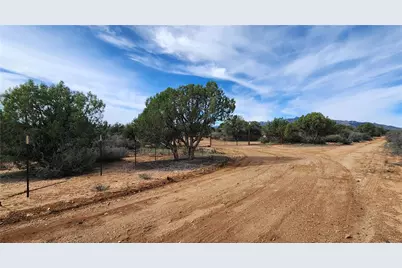 10116 E Hidden Valley Road, Kingman, AZ 86401 - Photo 5