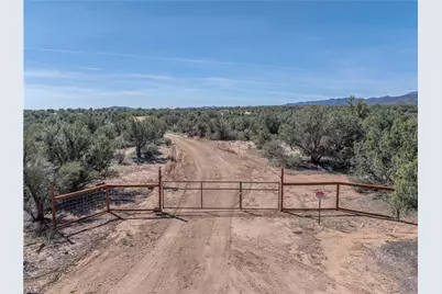 10116 E Hidden Valley Road, Kingman, AZ 86401 - Photo 29