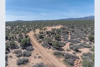 10116 E Hidden Valley Road, Kingman, AZ 86401 - Photo 27