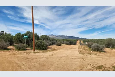 10116 E Hidden Valley Road, Kingman, AZ 86401 - Photo 3