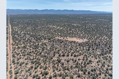 10116 E Hidden Valley Road, Kingman, AZ 86401 - Photo 19