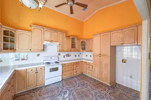 10286 S Hamilton Dr, Mohave Valley, AZ 86440 - Photo 17