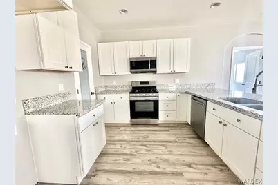 2101 E Mesa Vista Place, Fort Mohave, AZ 86426 - Photo 11