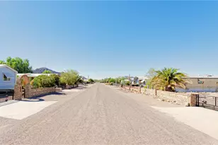 860 S Connor Ln, Quartzsite, AZ 85346 - Photo 33